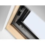 Pivåhängt takfönster VELUX GLL 1061 | 3-glas, klarlackat furu
