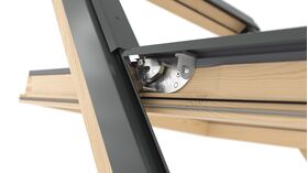 RoofLITE+ SOLID PINE | trä, pivåhängt, dubbelglas takfönster