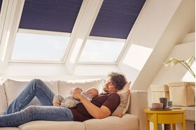 Pivåhängt takfönster VELUX GLU 0051 | 2-glas, Everfinish (träkärna med vitt hölje i polyuretan)