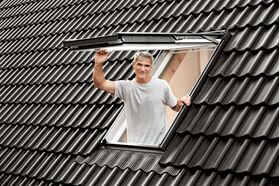 VELUX takfönster GNU 0064 | topp- och pivåhängt | 3-glas | PVC