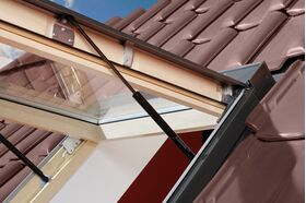 OptiLight VK | trä, topphängt, dubbelglas takfönster med ventilationsspalt