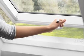 Topphängt takfönster VELUX GPU 0066 | säkerhets 3-glas, Everfinish (träkärna med vitt hölje i polyuretan)