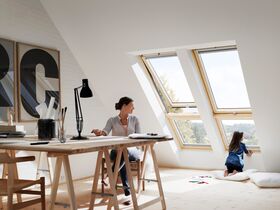 Topphängt takfönster VELUX GPL 3070 | säkerhets 2-glas, klarlackat furu