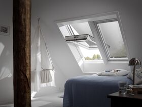 Pivåhängt takfönster VELUX GGU 0066 | säkerhets 3-glas, Everfinish (träkärna med vitt hölje i polyuretan)